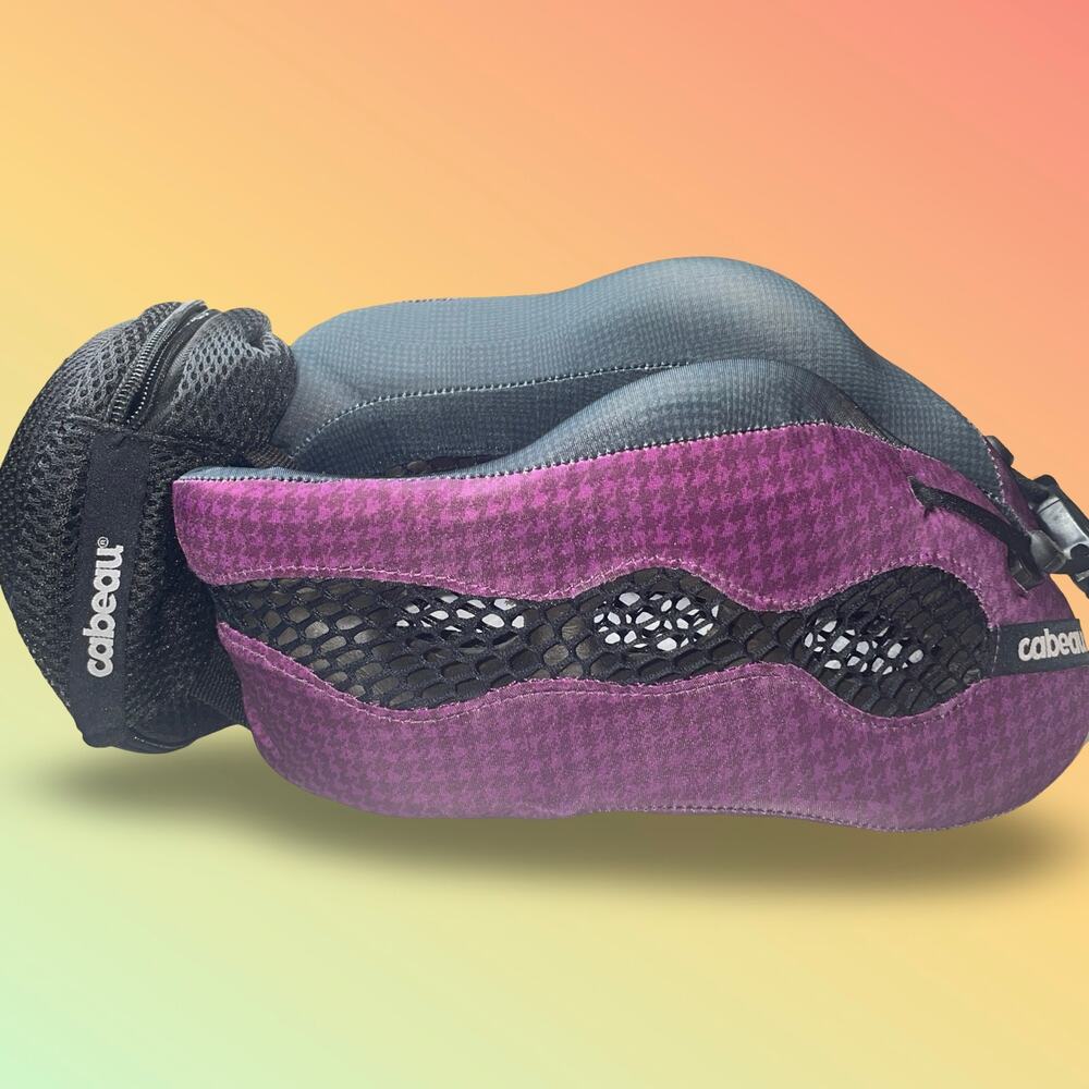 Cabeau Evolution Cool Travel Neck Pillow Purple Houndstooth Case Headphones